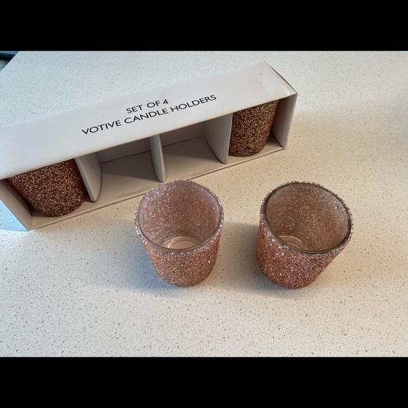 Pink sparkly candle holders - Picture 3 of 4